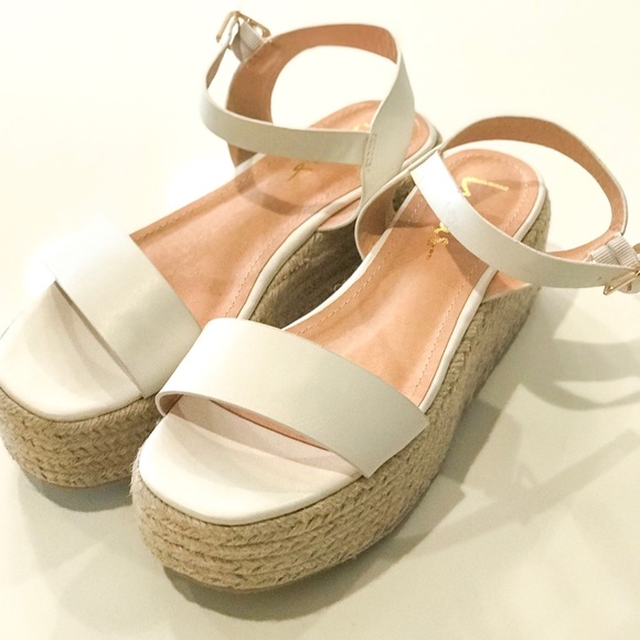 White platforms - Picture 3 of 3